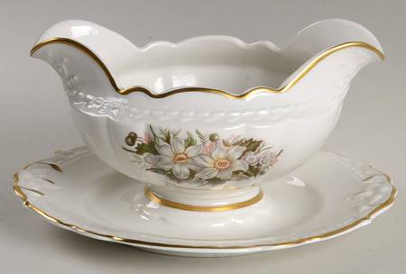April Gravy Boat with Attached Underplate