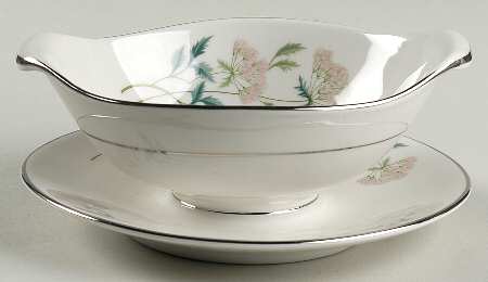 Catalina Gravy Boat with Attached Underplate