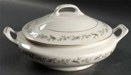 Gardenia Round Covered Vegetable