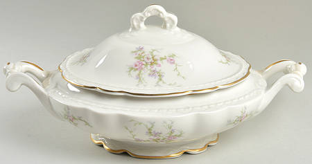 Susanna Oval Covered Vegetable
