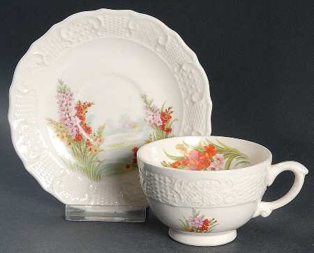 VOG22 Flat Cup & Saucer Set