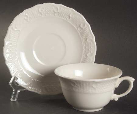 Washington Colonial Flat Cup & Saucer Set