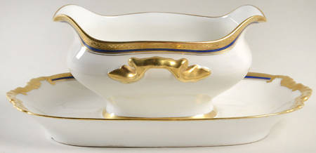 VIG58 Gravy Boat with Attached Underplate