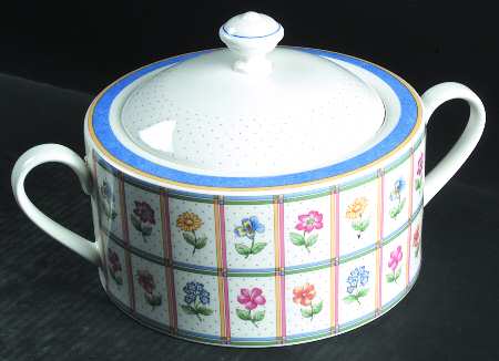 Julie 2.5 Qt Round Covered Casserole