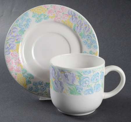 Blooms Flat Cup & Saucer Set