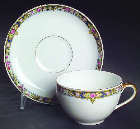 VIT118 Flat Cup & Saucer Set