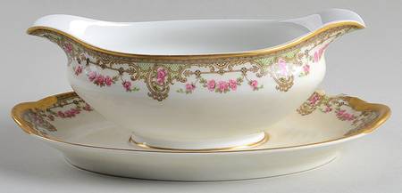 VIG61 Gravy Boat with Attached Underplate