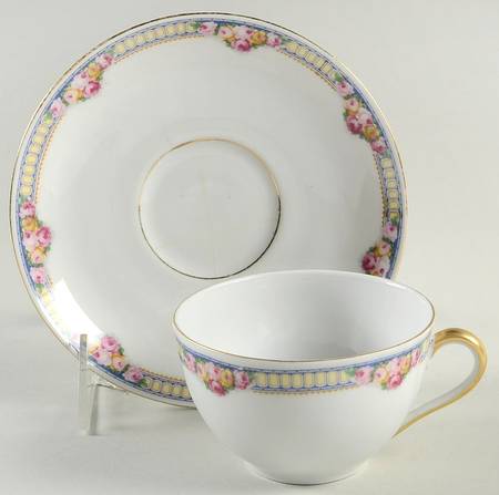 VIT127 Flat Cup & Saucer Set