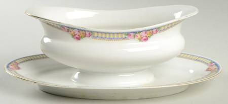 VIT127 Gravy Boat with Attached Underplate