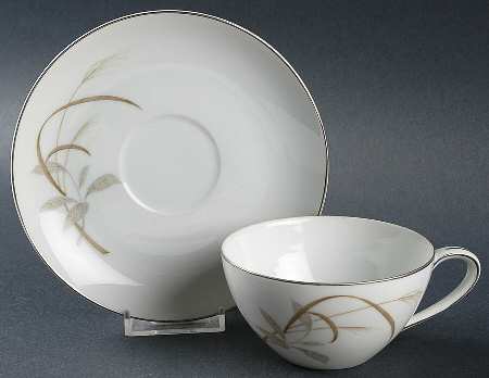 VOG34 Flat Cup & Saucer Set