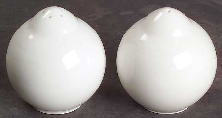 Tipo White Salt & Pepper Set