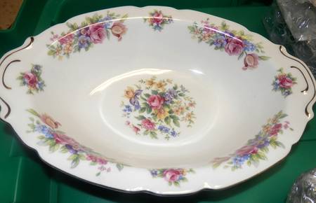 VIT131 10" Oval Vegetable Bowl