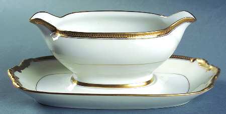 VIG69 Gravy Boat with Attached Underplate