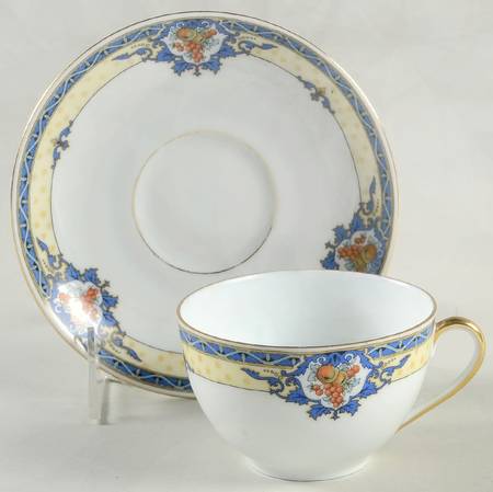 Oxford Flat Cup & Saucer Set