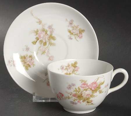 VNN49 Flat Cup & Saucer Set