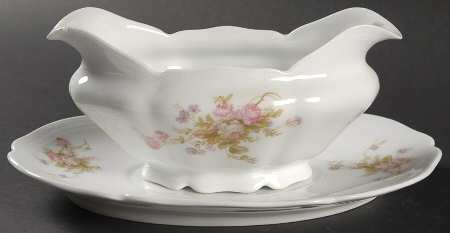 VNN49 Gravy Boat & Underplate