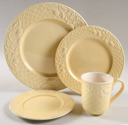 Piemont Estivo 32 Piece Estate Set