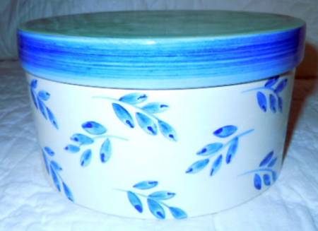 Blue Leaves 6" Round Box & Lid