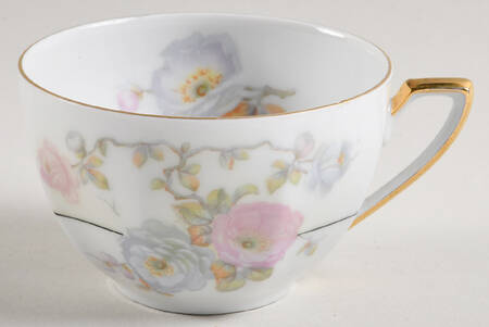 VIT147 Footed Cup