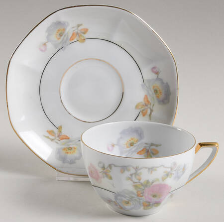 VIT147 Footed Cup & Saucer Set