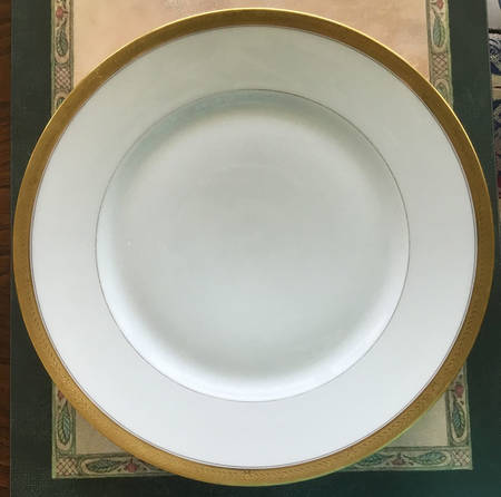 VIG74 Dinner Plate
