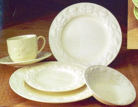Formosa Cream Dinner Plate
