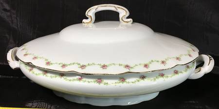 VTO24 Oval Covered Vegetable