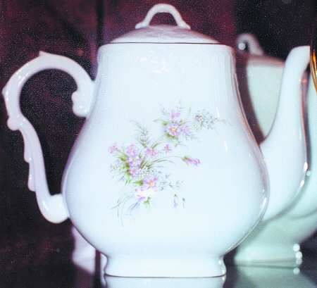 VIA17 Teapot & Lid