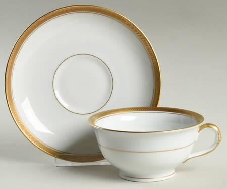 VIT167 Flat Cup & Saucer Set