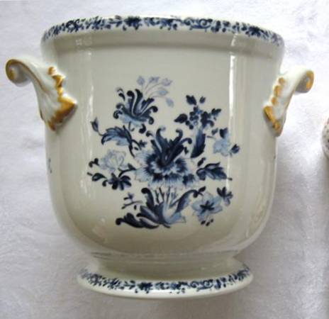 VIA19 Medium Cachepot