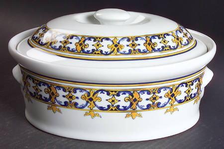 Caradana 1.5 Quart Oval Covered Casserole