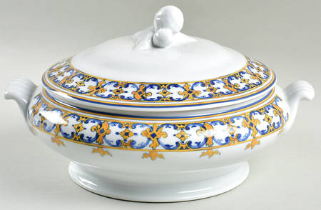 Caradana Round Covered Vegetable