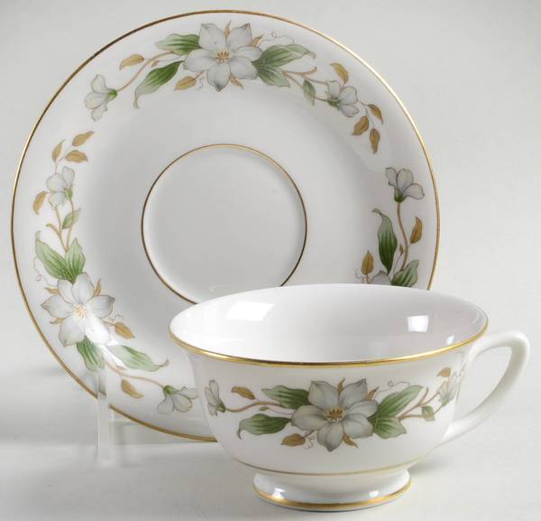 Arlington Footed Cup & Saucer Set