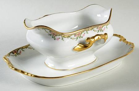 VIG86 Gravy Boat with Attached Underplate