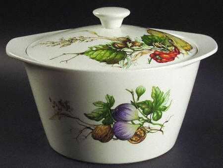 VIL74 2.5 Qt Round Covered Casserole