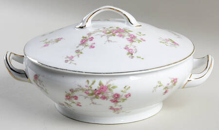 VTO46 Round Covered Vegetable by Victoria (Austria)