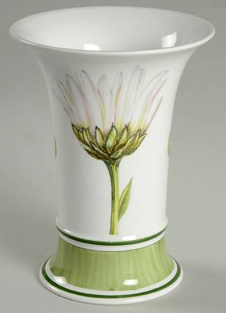 Flora 7" Vase