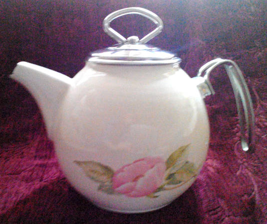 Florea Metal Kettle & Lid