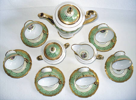 VIT203 Footed Cup & Saucer Set