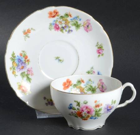 VIT220 Footed Cup & Saucer Set
