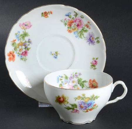 VIT220 Footed Cup & Saucer Set