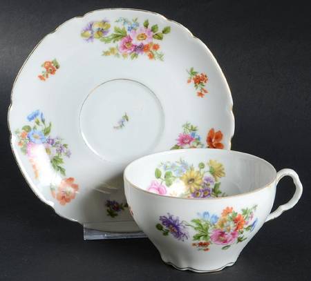 VIT220 Footed Cup & Saucer Set