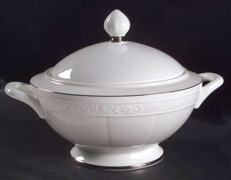 Catherine Round Covered Vegetable