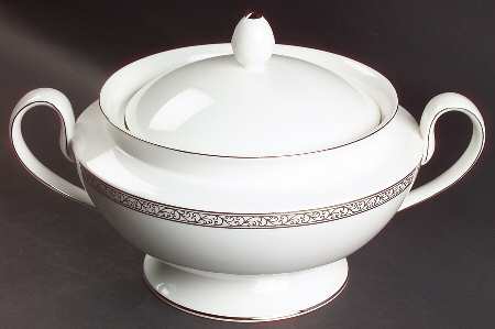 Eloise Round Covered Vegetable