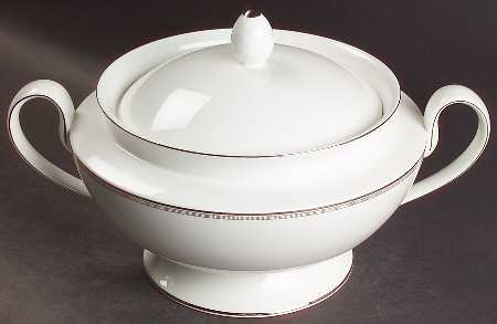 Estelle Platinum Round Covered Vegetable
