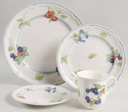 Cottage 32 Piece Estate Set
