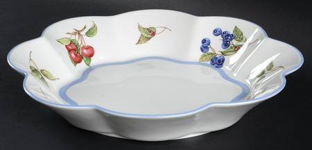 Cottage Scalloped Serving Bowl