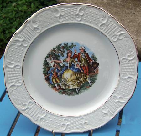 VOG82 Dinner Plate