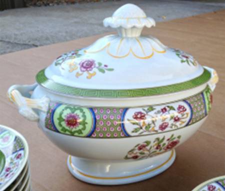 VIA57 Oval Covered Vegetable