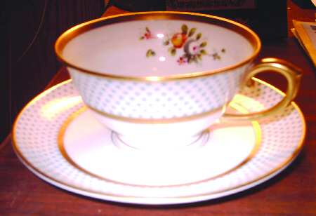 VIA58 Footed Cup & Saucer Set